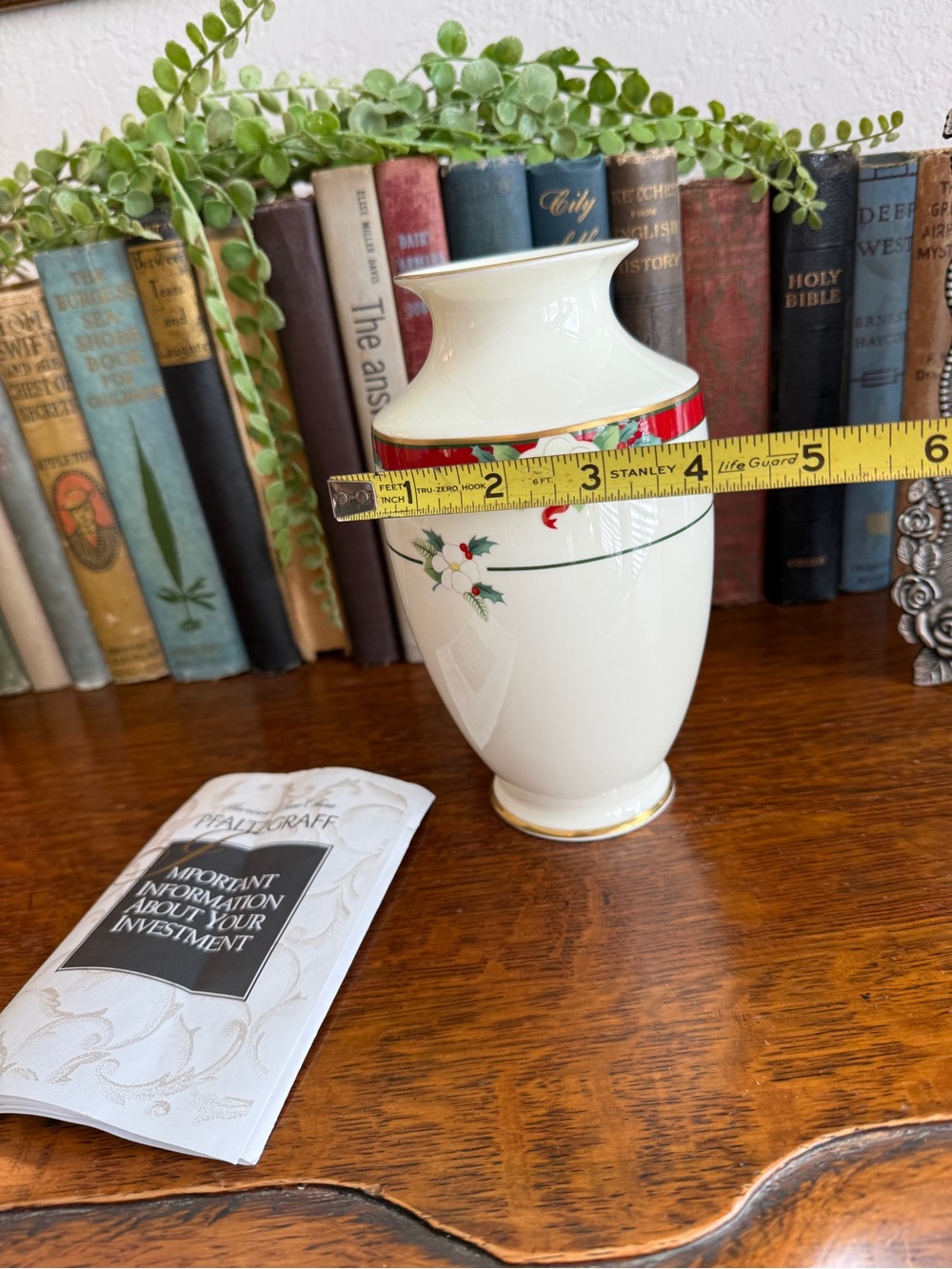 Pfaltzgraff Cream Festive Floral Bone China Christmas Vase - Picture 13 of 13